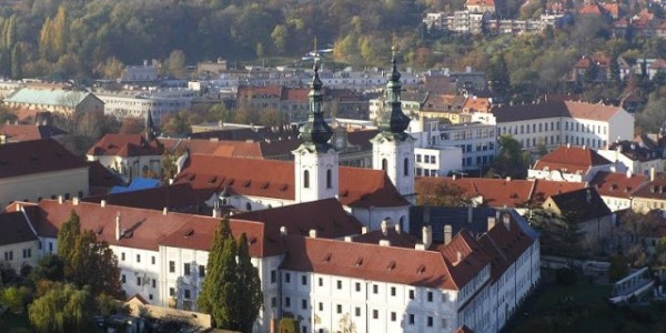 eikona 1 - strahov_monastery_from_petrin