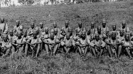 "Ά&lambda;&lambda;&epsilon;&sigmaf; &Zeta;&omega;έ&sigmaf;" &alpha;&pi;ό &tau;&omicron;&nu; &sigma;&upsilon;&gamma;&gamma;&rho;&alpha;&phi;έ&alpha; &Alpha;&mu;&pi;&nu;&tau;&omicron;&upsilon;&lambda;&rho;&alpha;&zeta;ά&kappa; &Gamma;&kappa;&omicron;ύ&rho;&nu;&alpha;