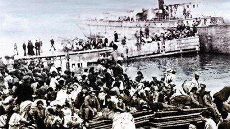 &Eta; &Sigma;&mu;ύ&rho;&nu;&eta; &sigma;&tau;&iota;&sigmaf; &Phi;&lambda;ό&gamma;&epsilon;&sigmaf; - &Omicron;&mu;έ&rho;&omicron; &Alpha;&rho;&iota;&tau;&zeta;ί&sigmaf;