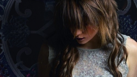 &Sigma;&kappa;&omicron;&tau;&epsilon;&iota;&nu;ή &eta;&rho;&omega;ί&delta;&alpha; - Abigail Gibbs